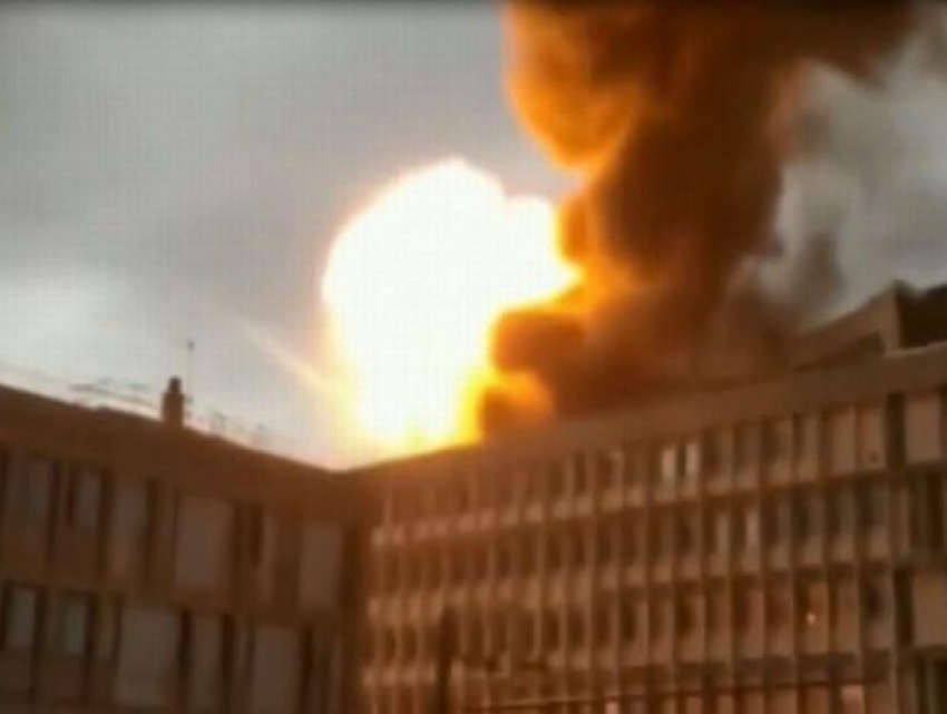 В крупнейшем французском городе звучат взрывы, есть раненые 