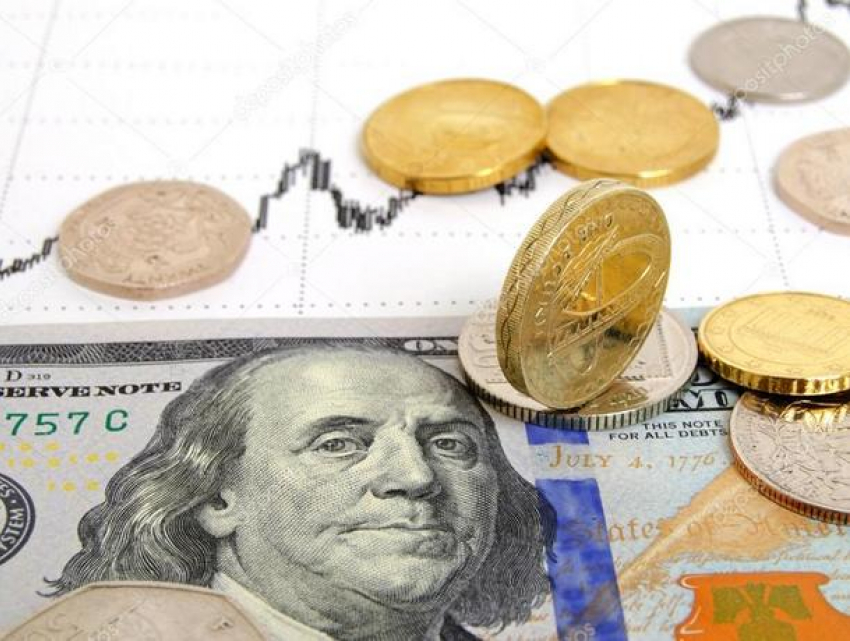 Евро и доллар сдают позиции: курсы валют на вторник  