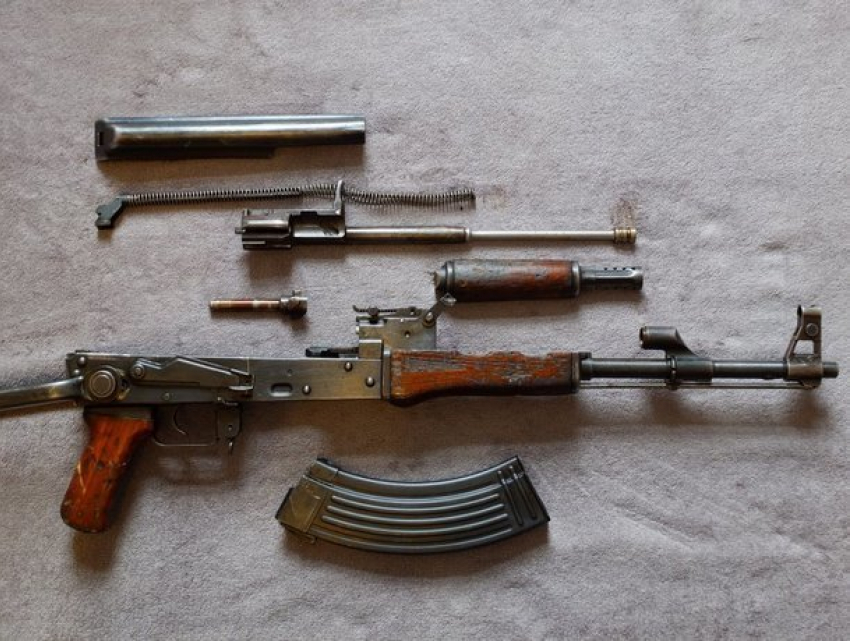 Молдаванина задержали в России за попытку продать огнестрельное оружие