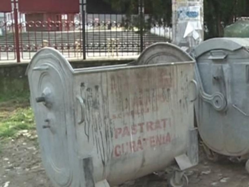  Новорожденную девочку выбросила в мусорный контейнер жительница Кишинева