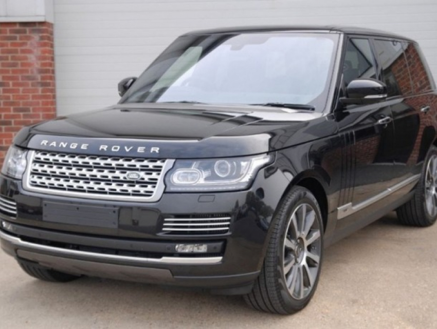 НАЦ конфисковал Range Rover за полмиллиона леев