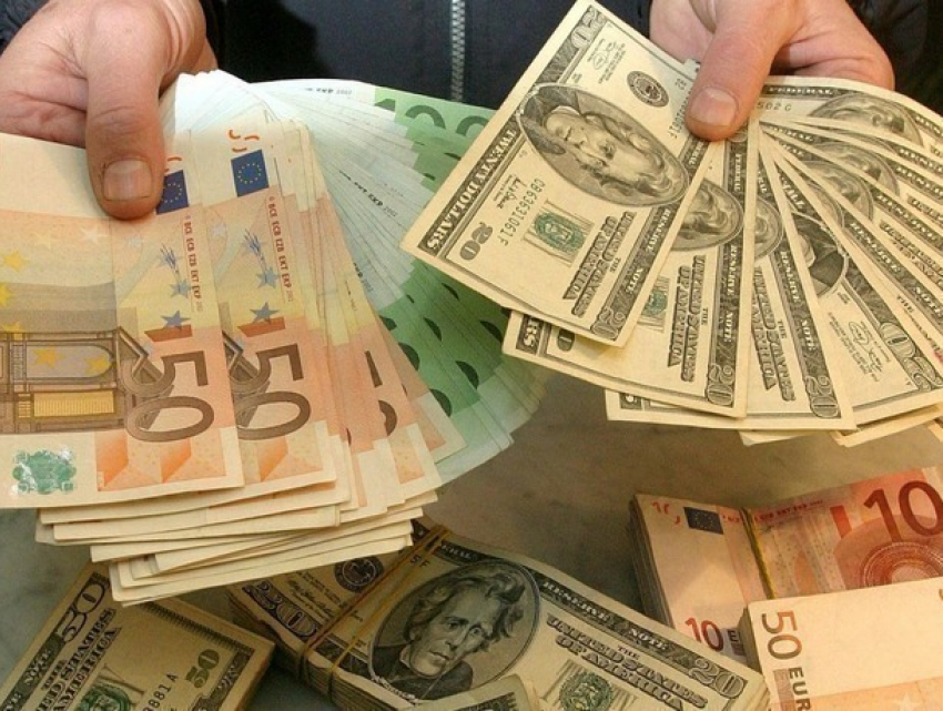 Все валюты, кроме гривны и рубля, подешевеют в последний день весны 