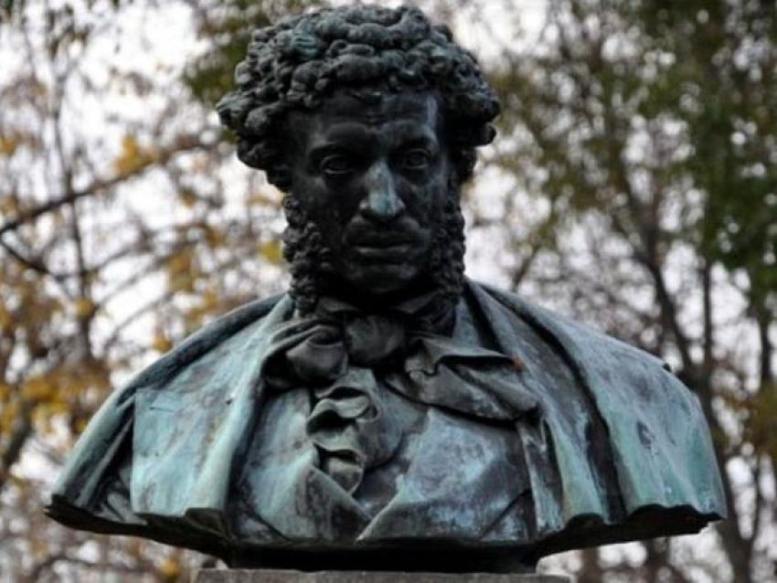 Календарь: 28 ноября - день автора знаменитого памятника Пушкину в Кишиневе 