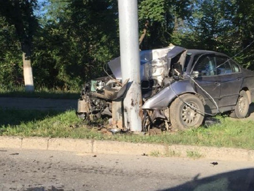 Малышка скончалась в больнице, а ее родители оказались в тяжелом состоянии после автокатастрофы в Кишиневе