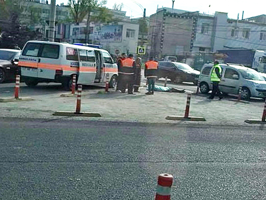 Внезапная смерть настигла мужчину на пешеходном перекрестке в Кишиневе 