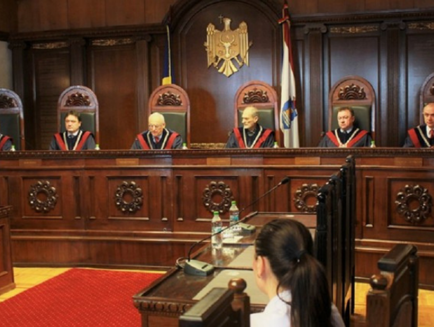 Срочно: Конституционный суд отказал президенту в праве предлагать кандидатуру премьер-министра