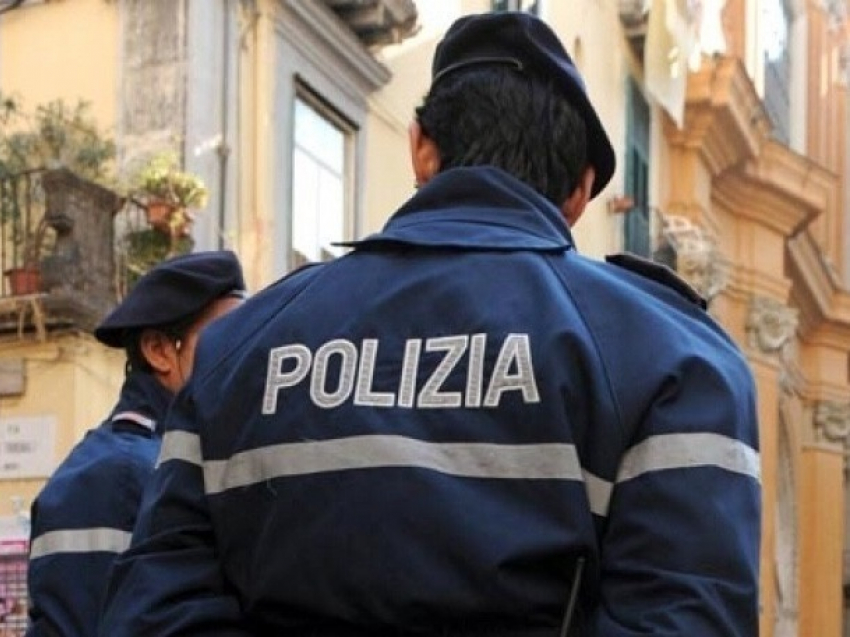 Гражданин Молдовы жестоко избил мешавшего ему итальянского полицейского 