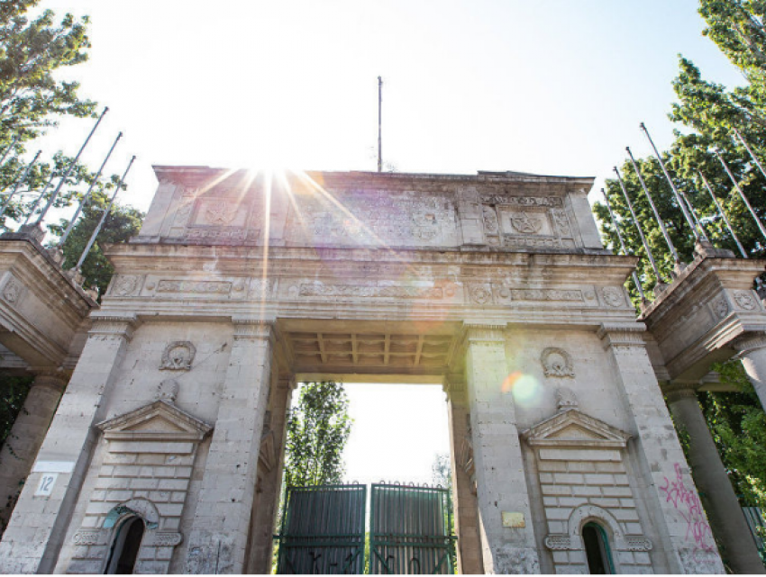 Социалисты требуют отмены сделки по продаже Республиканского стадиона