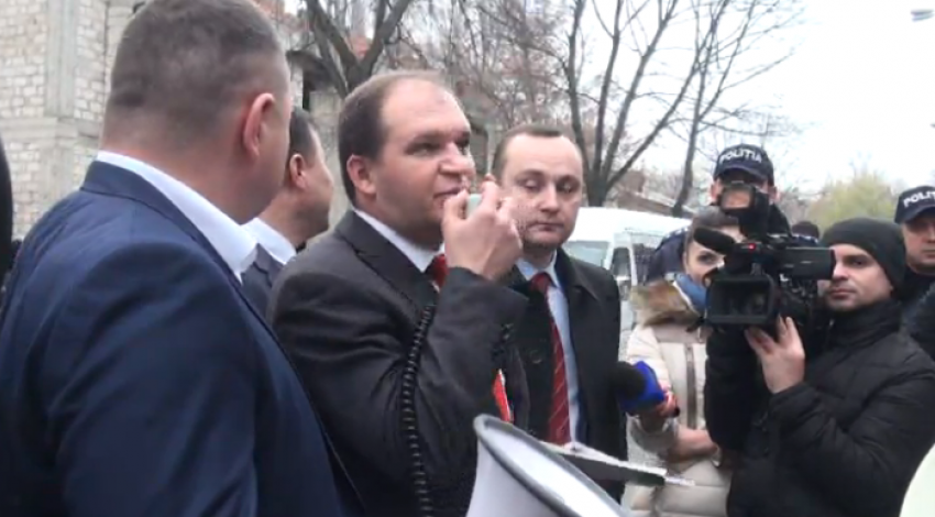 Социалисты преподнесли унионистам в подарок Конституцию и Уголовный кодекс РМ 