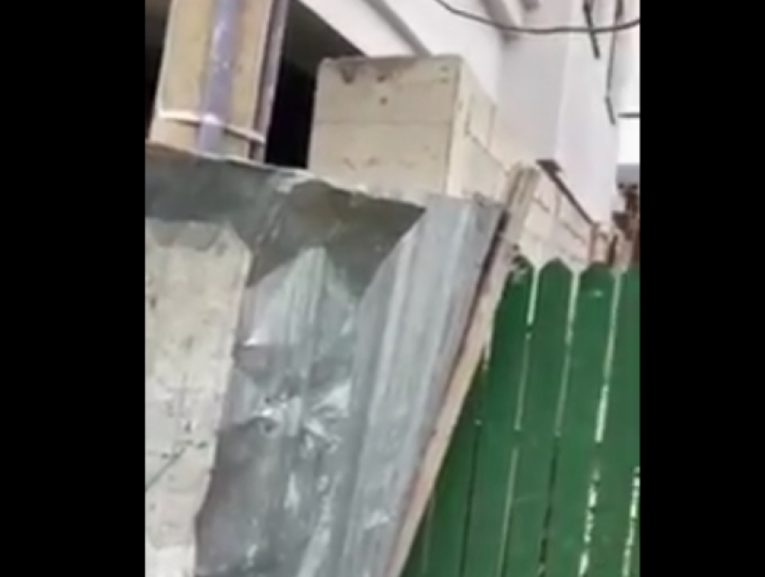 Незаконную стройку на Караджале, 24 в Кишиневе претура Буюкан до сих пор не остановила