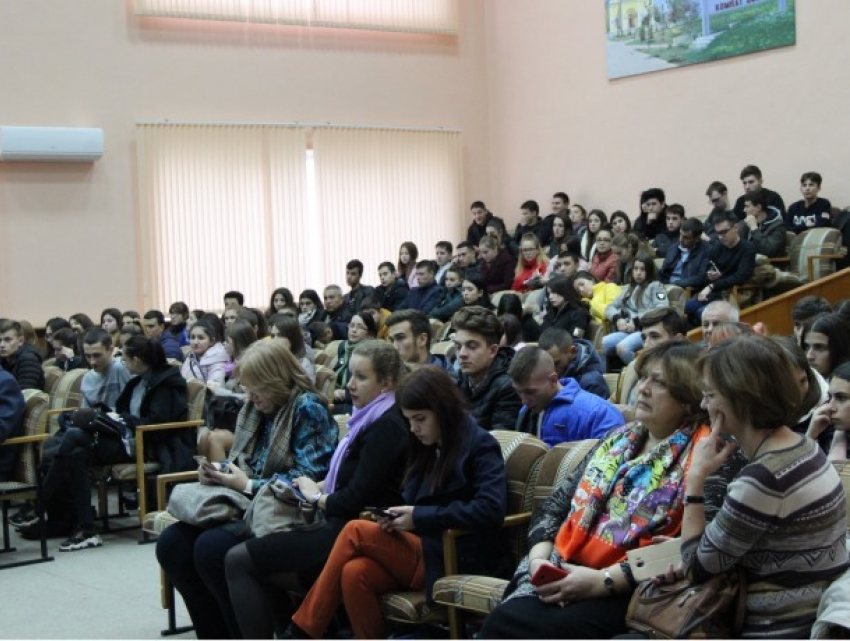 Шесть вузов России представили свои программы для абитуриентов из Молдовы