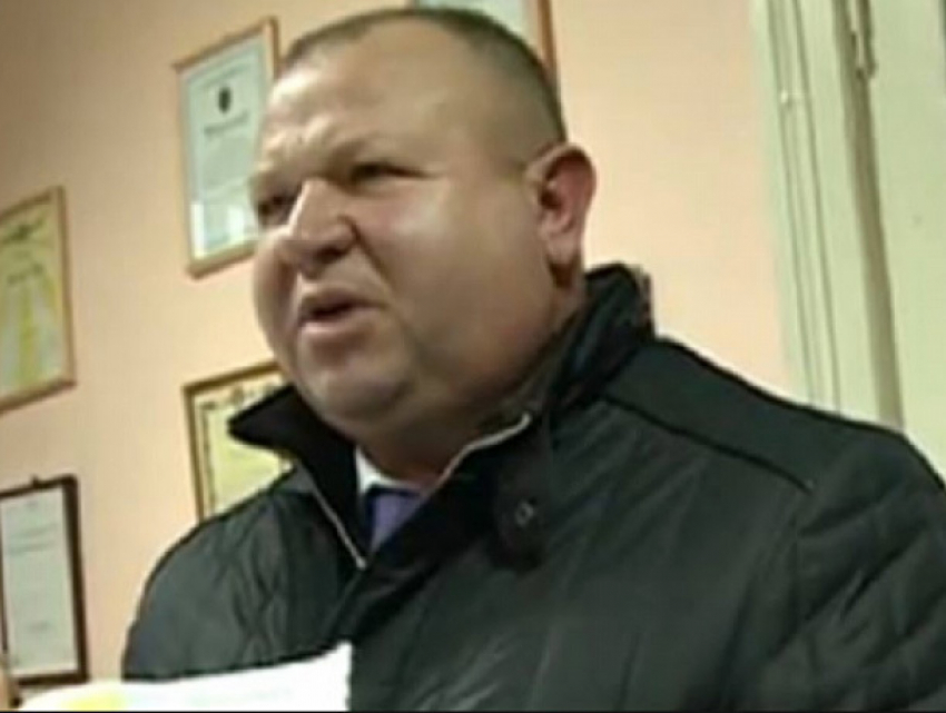 Кишиневский чиновник, осужденный за злоупотребление полномочиями, потребовал восстановления в должности 