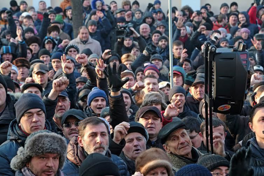 LIVE! В Кишиневе продолжается акция протеста за досрочные выборы