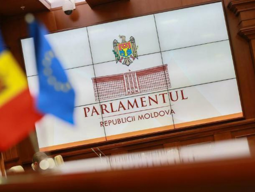 Депутат парламента Молдовы в восторге от своего рабочего кабинета