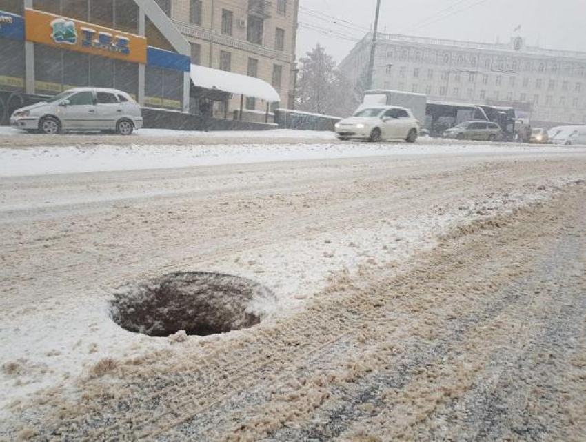 Опасность на столичном бульваре Негруцци: фото