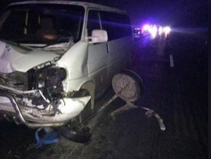 В Хынчештском районе погиб мужчина - в его мини-трактор на полном ходу влетел микроавтобус