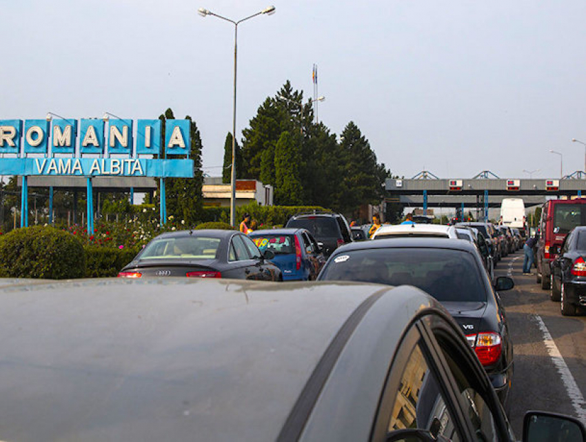 У молдавских водителей начали сдавать нервы из-за пробок на таможне 