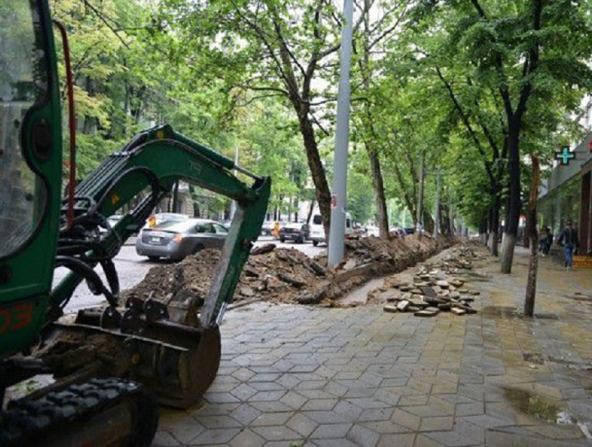 Скандальный ремонт бульвара Штефана чел Маре власти пообещали завершить ко Дню независимости 