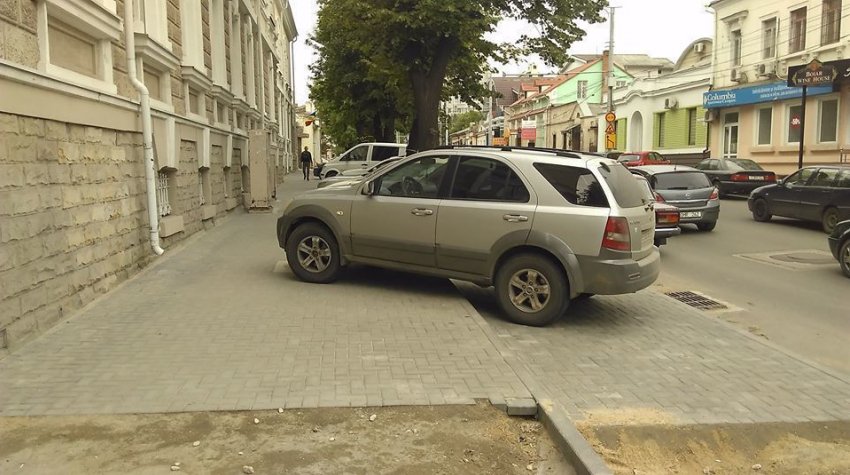 В Сети показали парковку в стиле Киртоакэ на Александри 