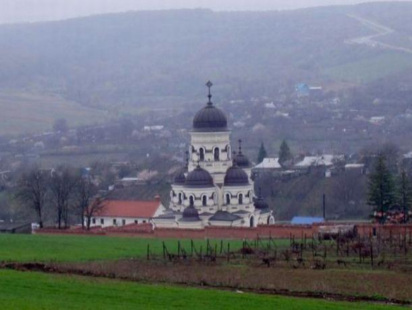 Завтра в первой половине дня возможен слабый снег