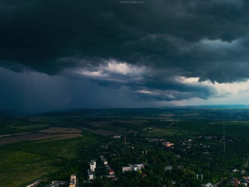 В среду на всей территории Молдовы ожидаются дожди с грозами  