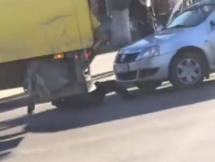 Весеннее обострение началось: драка водителей в Кишиневе попала на камеры