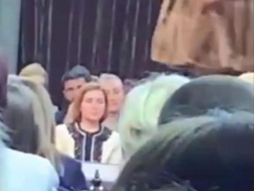 Майя Санду засветилась на показе мод молдавских дизайнеров 