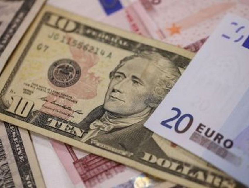 Молдавский лей обесценился по отношению к евро и доллару: курсы валют на четверг