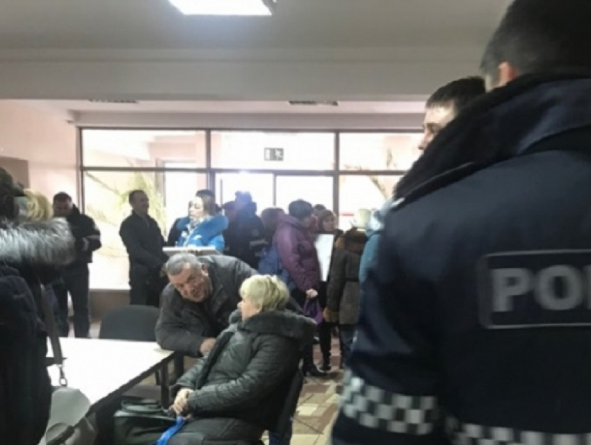 В Молдове началась раздача бюллетеней на выборы  и референдум