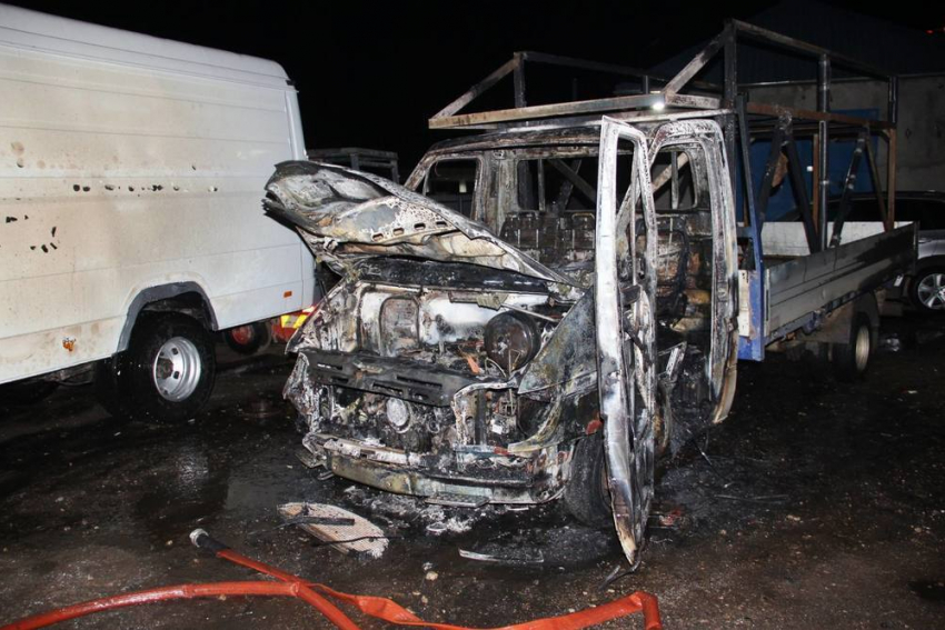 Минувшим вечером в Кишиневе дотла сгорел Mercedes Sprinter