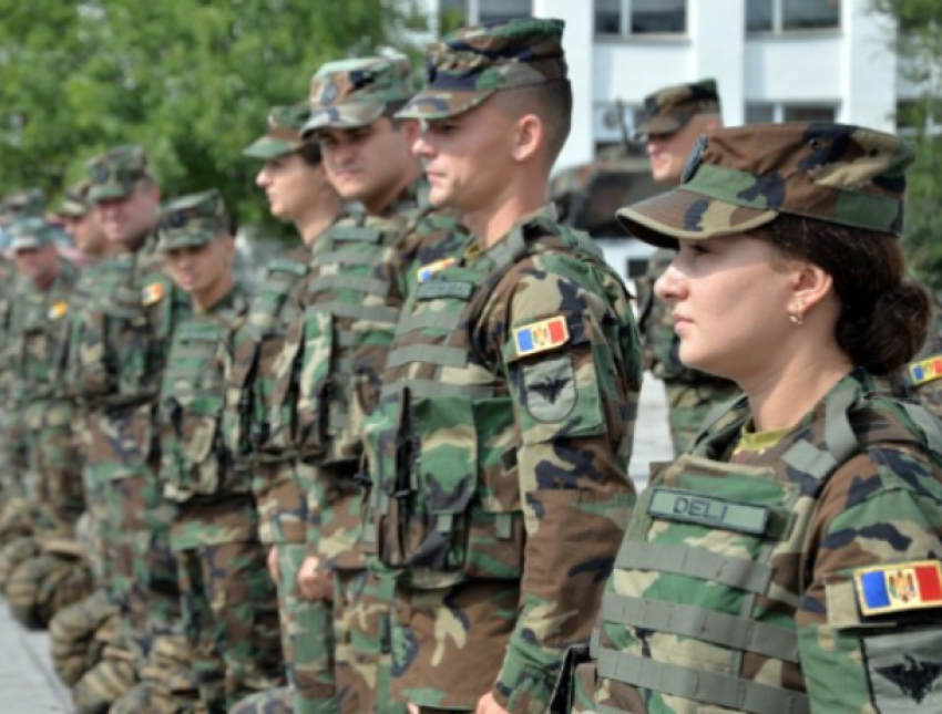 Министр: в Молдове огромное количество желающих учиться в военном колледже
