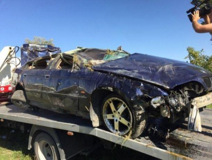 18-летний парень погиб в автомобиле BMW после того, как машина перевернулась на крышу рядом с Гидигичом