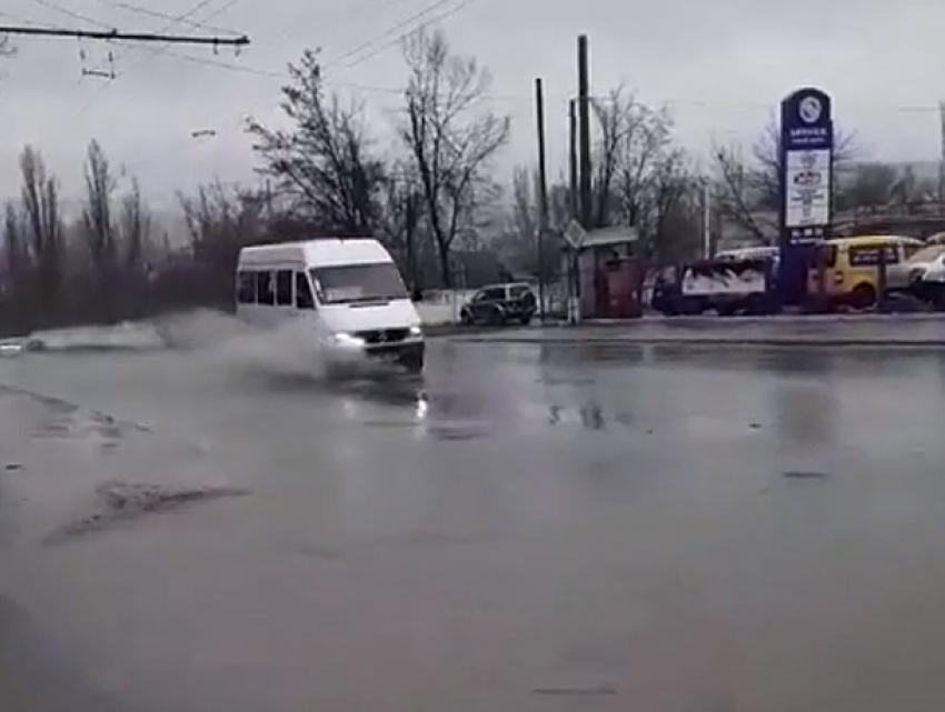 Сильнейший ливень спровоцировал потоп в Кишиневе