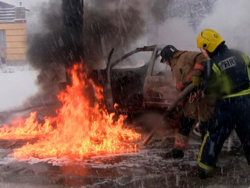 В Тирасполе взорвался Renault опытного водителя
