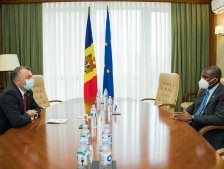 Премьер-министр Кику встретился с послом США в Молдове Хоганом