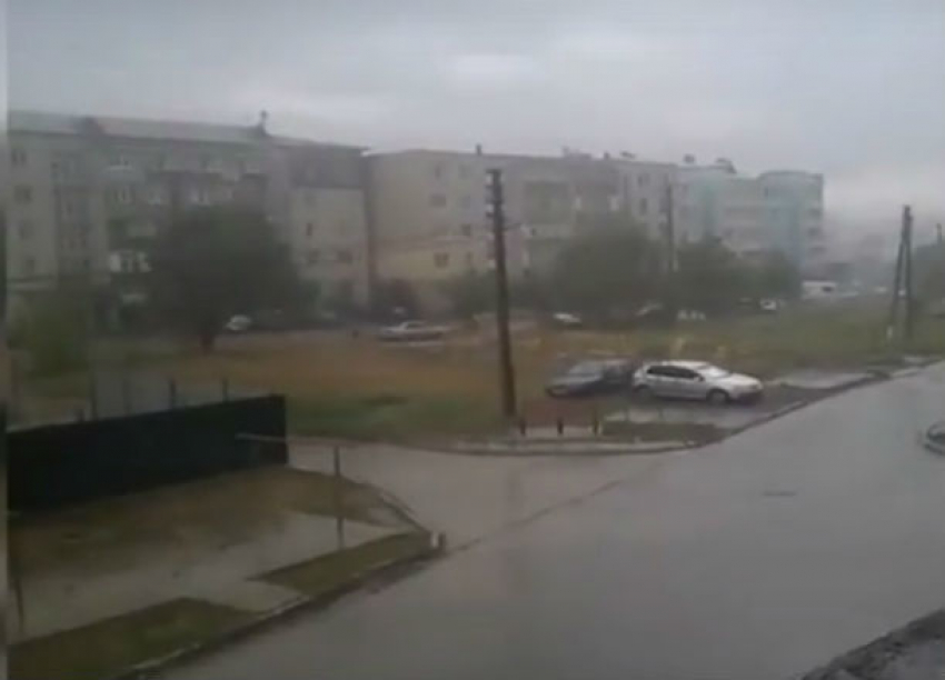 Удар стихии по Молдове сняли на видео