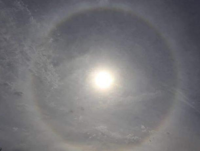 В небе Молдовы был замечен редкий атмосферный феномен