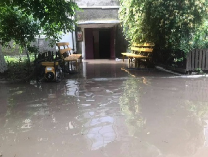 Прошедший ливень нанес серьезный ущерб по всей Молдове