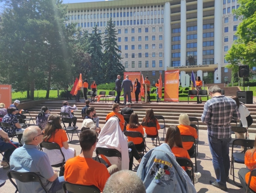 В Кишиневе прошло учредительное собрание партии  «Ai Noștri – Наши»   