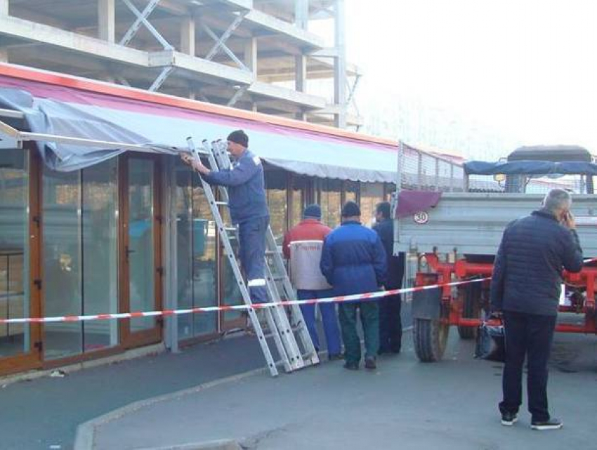 Сносом нелегальных цветочных киосков занялась претура сектора Чеканы