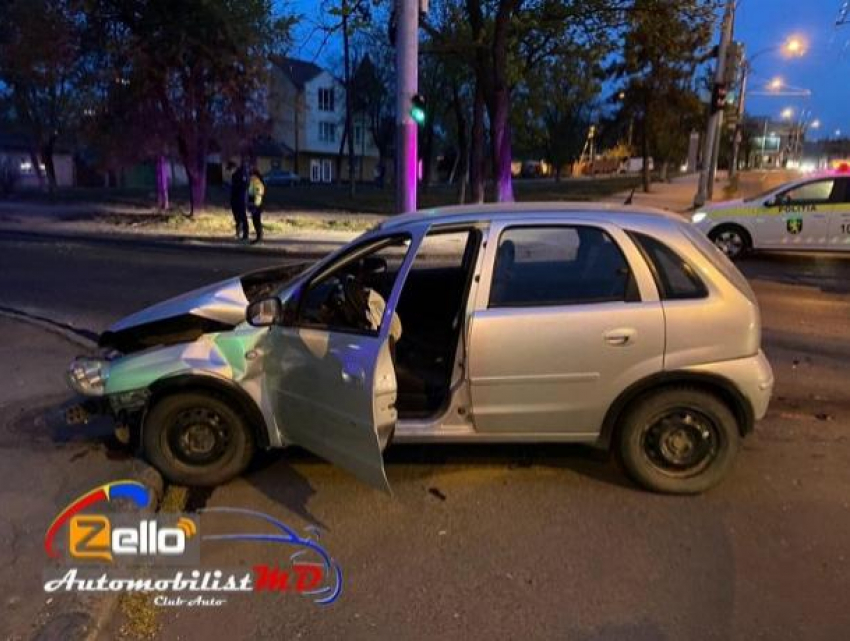 В столице произошла авария с участием машины скорой помощи, перевозившей зараженного Covid-19