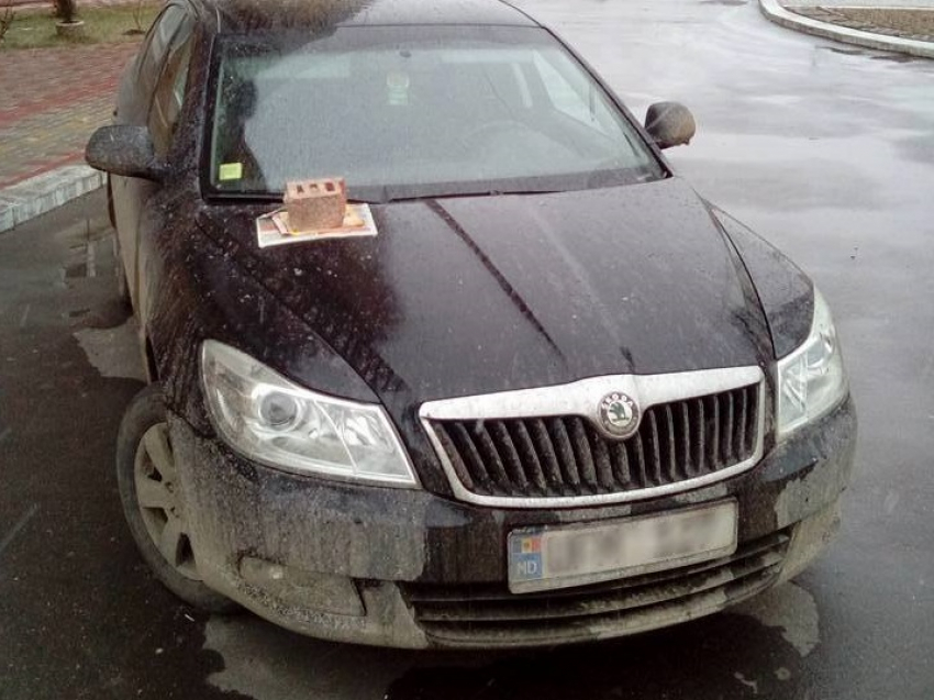 В Кишиневе стал модным новый способ предупреждения «парковочных хамов"