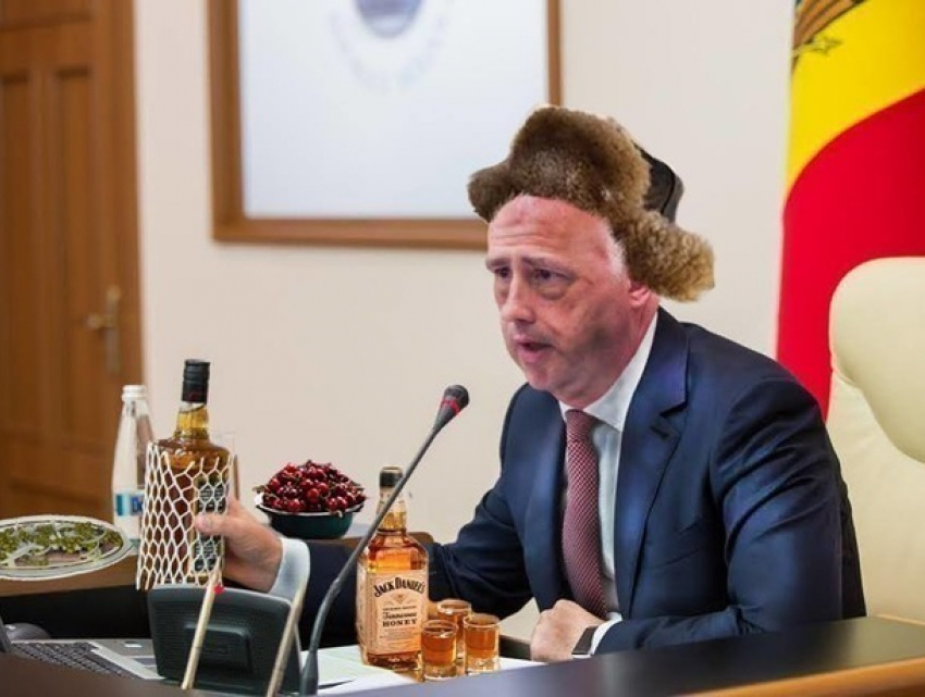 Топ-5 смешных мемов о Филипе и виски: джин-Плахотнюк и «2 килограмма черешни"