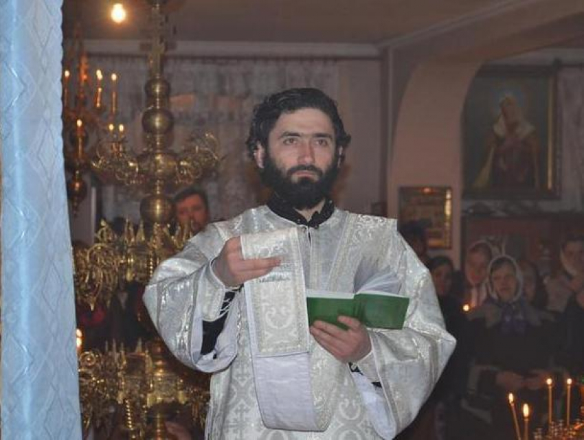 Плата за альтруизм: священнику из Шолданешт, отказавшемуся брать с селян деньги, отключили электричество