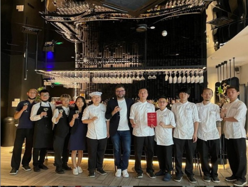 Ресторан троих граждан Молдовы в Гуаньджоу получил новую премию от «Мишлен"