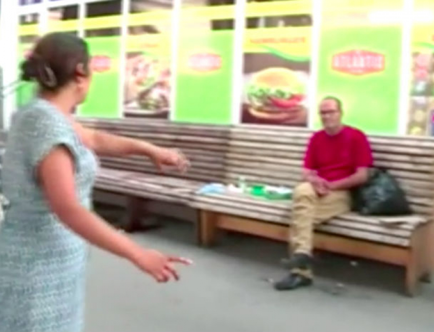 Удар ножом в шею мужчине на центральном автовокзале Кишинева нанес его приятель