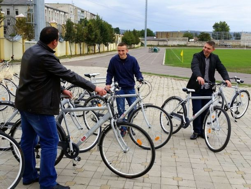 Бесплатно перемещаться по городу на велосипедах начали жители Оргеева 