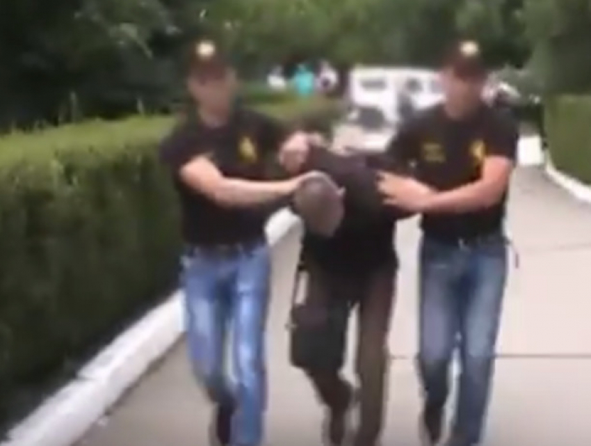 Жестоко убивший женщину и выкинувший ее тело в Днестр рецидивист попал на видео