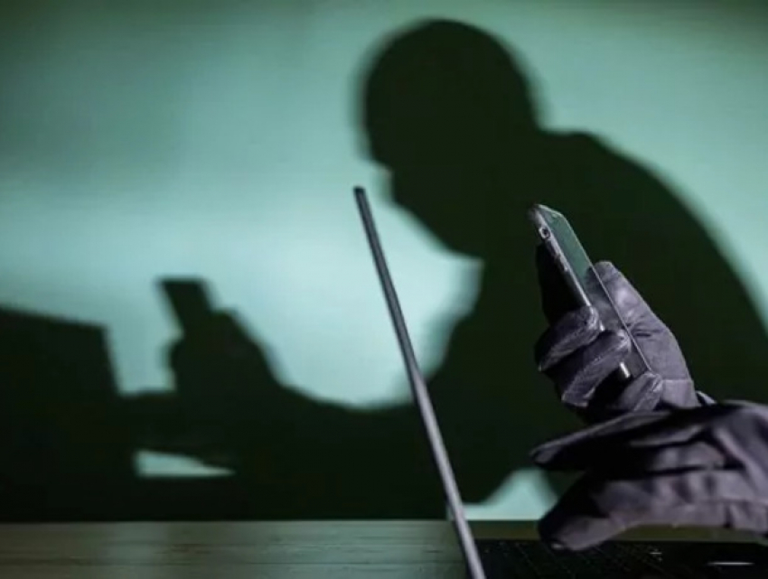 В Молдове 21-летнего парня приговорили к семи годам за телефонное мошенничество