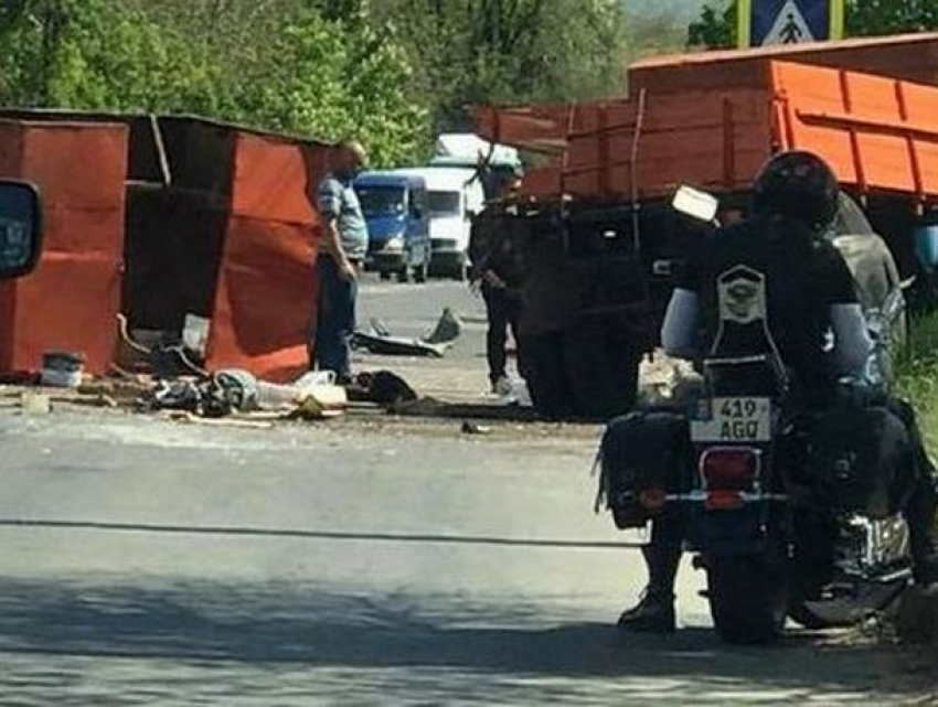 Столкновение грузовиков произошло у зоопарка в Кишиневе: есть пострадавшие